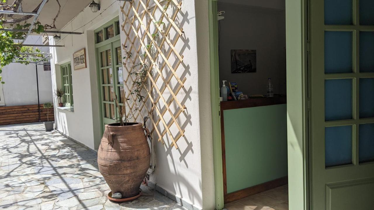 Pension Irene Sougia Extérieur photo